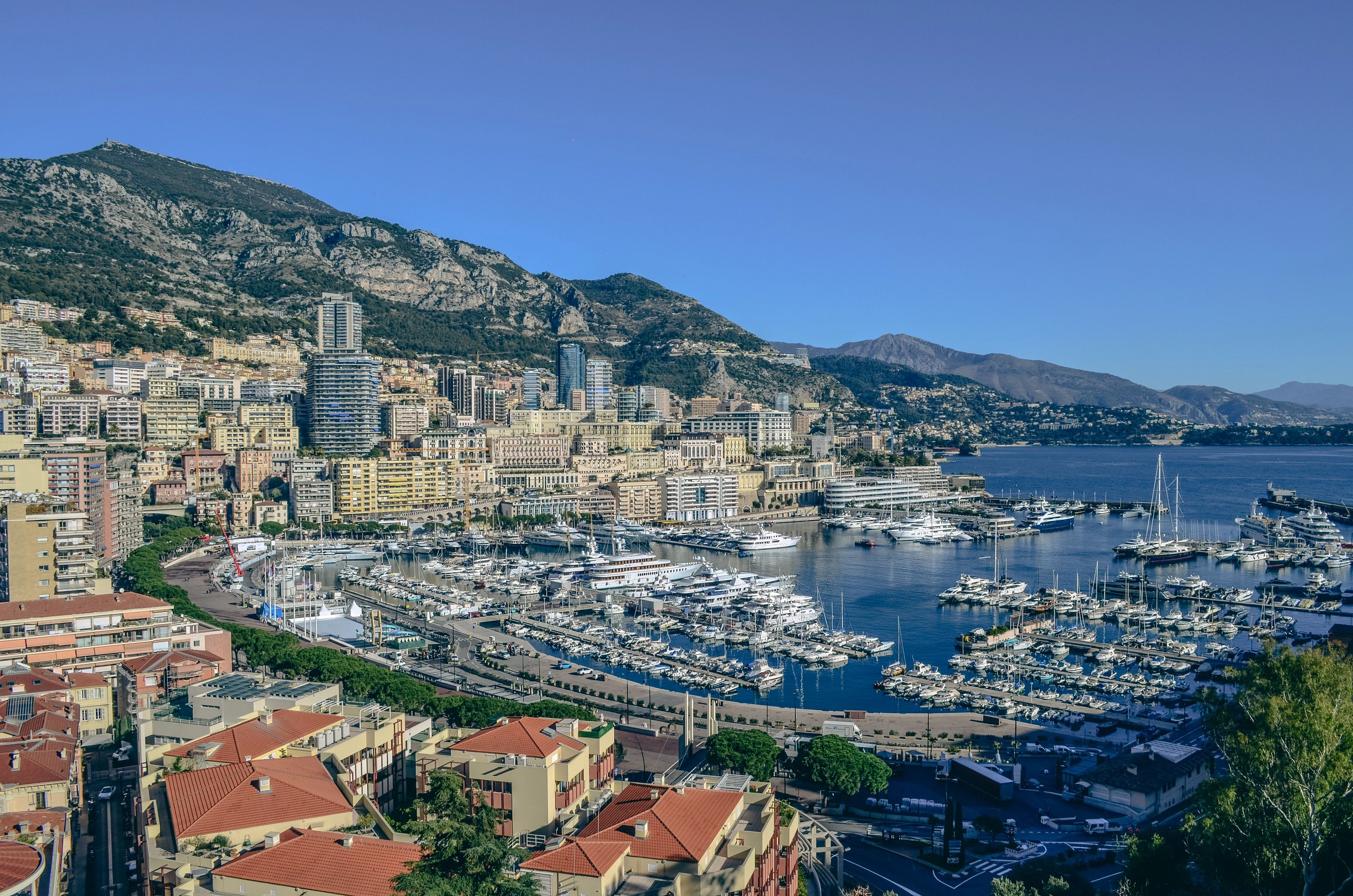 Port Hercule et ses yachts à Monaco — photographie de Hub JACQU